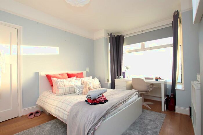 4 Bedroom House To Rent In Lodge Causeway, Bristol, BS16