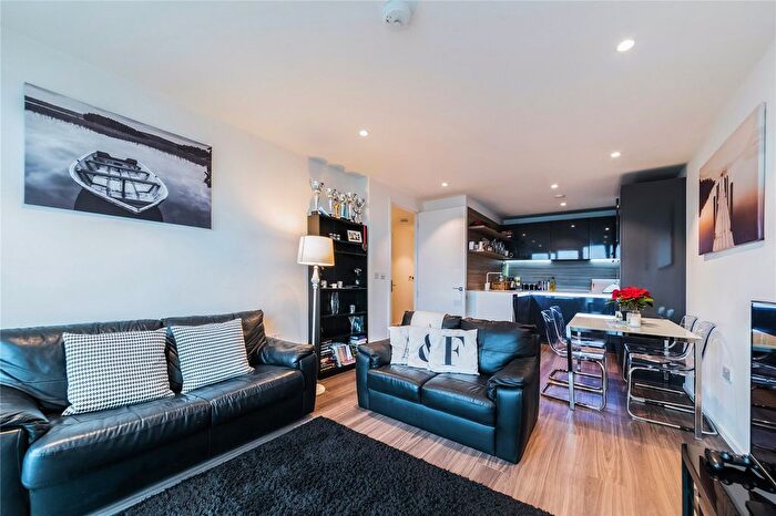 1 Bedroom Flat To Rent In Beacon Tower, Spectrum Way, London, SW18