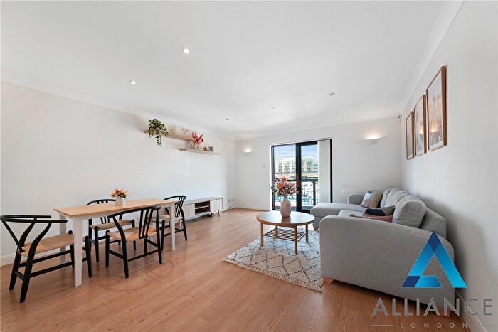 2 Bedroom Flat For Sale In Goodhart Place, London, E14