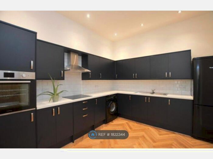 2 Bedroom Flat To Rent In Wilson Street, Featherstone, Pontefract, WF7