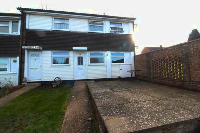 2 Bedroom Flat To Rent In East View, St Ippolyts, Hitchin, SG4