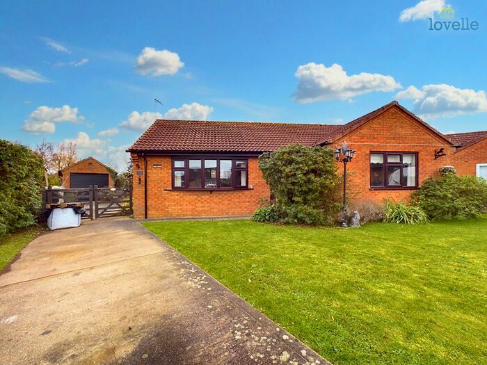 2 Bedroom Detached Bungalow For Sale In Laing Close, Bardney, Lincoln, LN3