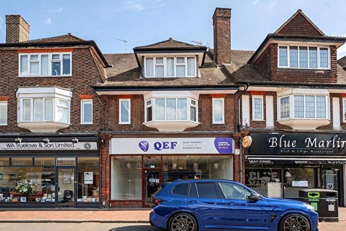 2 Bedroom Flat For Sale In Craddocks Parade, Ashtead, KT21