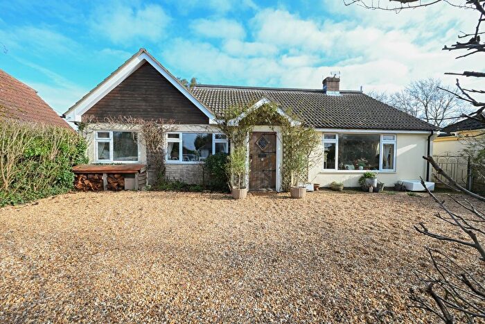 4 Bedroom Chalet For Sale In Meadow Close, Sopley, Christchurch, BH23