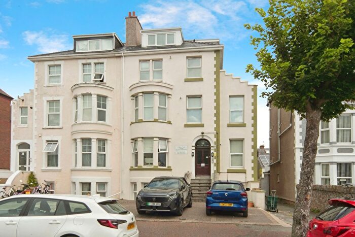 1 Bedroom Flat For Sale In Deganwy Avenue, Llandudno, Conwy, LL30