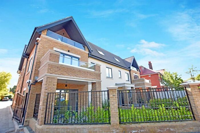 2 Bedroom Flat To Rent In Wood Lane, Isleworth, TW7