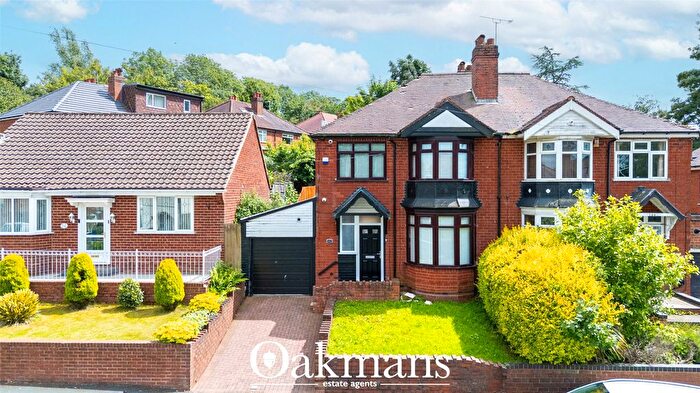 3 Bedroom Semi Detached House For Sale In Abbey Road, Smethwick, West Midlands, B67