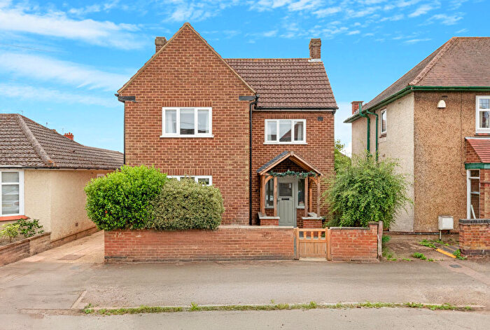 4 Bedroom Detached House For Sale In Shelley Road, Kettering, Northamptonshire, NN16