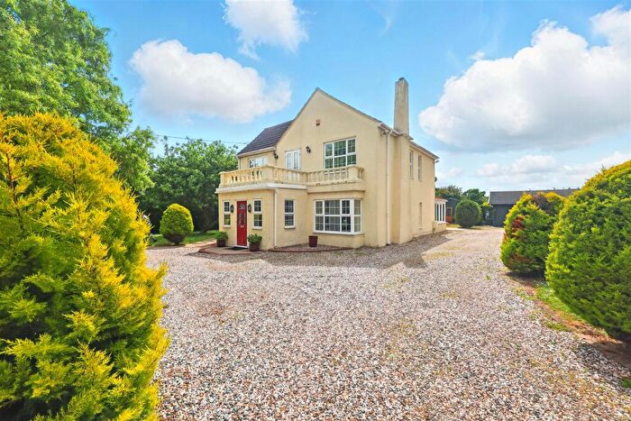 6 Bedroom Detached House For Sale In Video Presentation Inside - Wash Road, Basildon, SS15