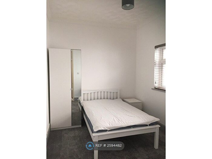 1 Bedroom Flat To Rent In Somers Road, Southsea, PO5