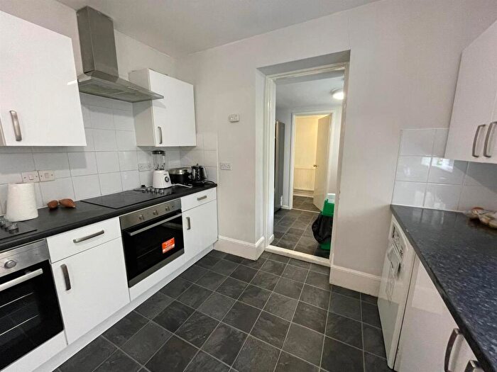 5 Bedroom House To Rent In Belgrave Road, Plymouth, PL4