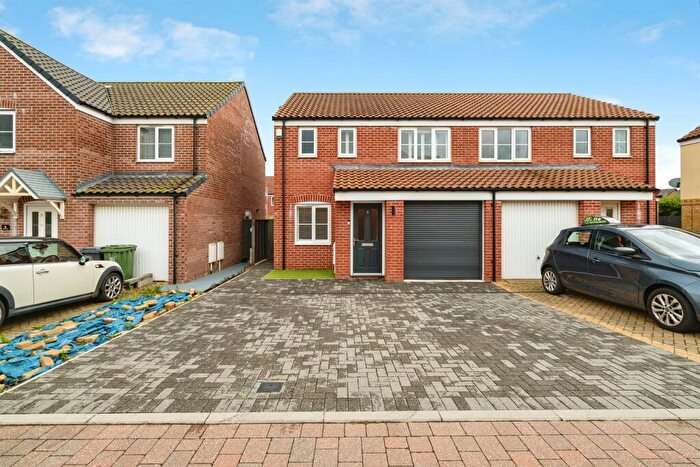 3 Bedroom Semi Detached House For Sale In Moore Close, Bradwell, Great Yarmouth, NR31