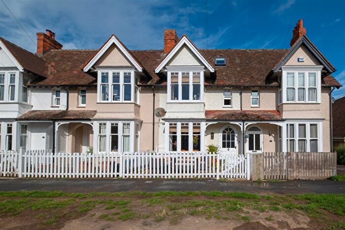 3 Bedroom Terraced House For Sale In Hensington Road, Woodstock, OX20