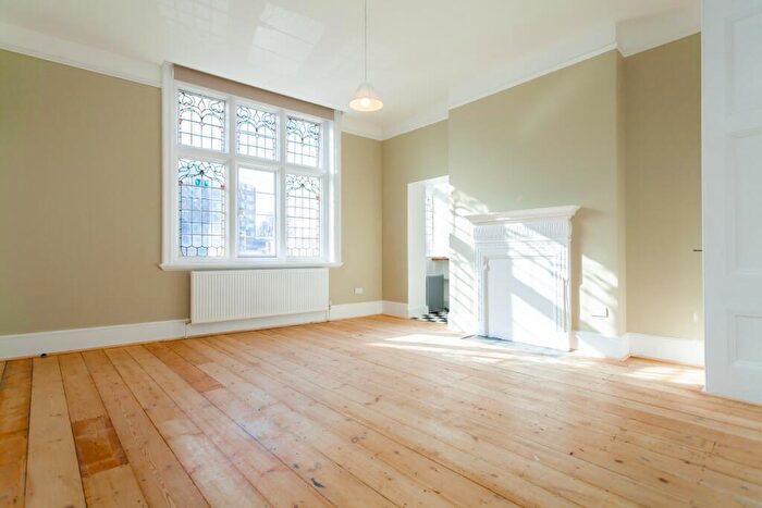 Studio To Rent In Green Street, Upton Park, E13