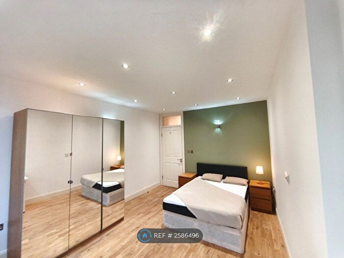 4 Bedroom Flat To Rent In College Court, London, W6