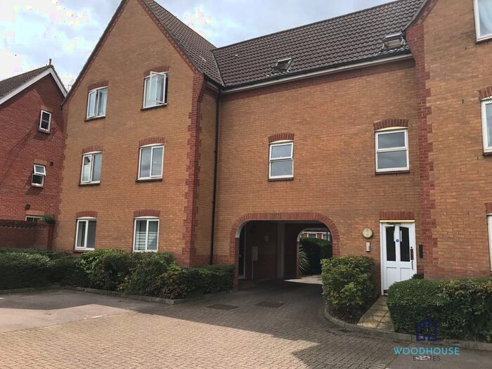 3 Bedroom Flat To Rent In Chelsea Gardens, Harlow, CM17