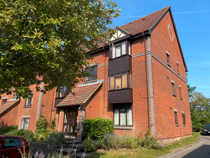 Studio To Rent In Templecombe Mews, Oriental Road, Woking, GU22