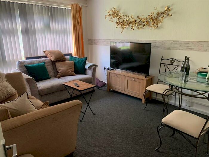 3 Bedroom Flat To Rent In Rebecca Drive, Selly Oak, Birmingham, B29