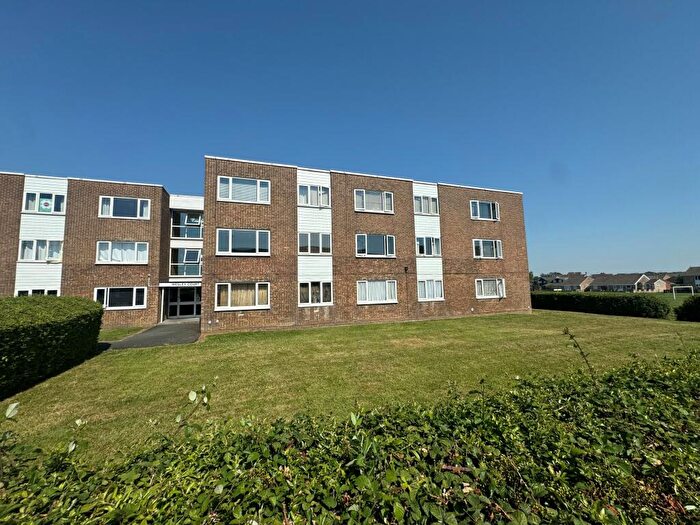 1 Bedroom Flat For Sale In Longfellow Crescent, Royal Wootton Bassett, SN4