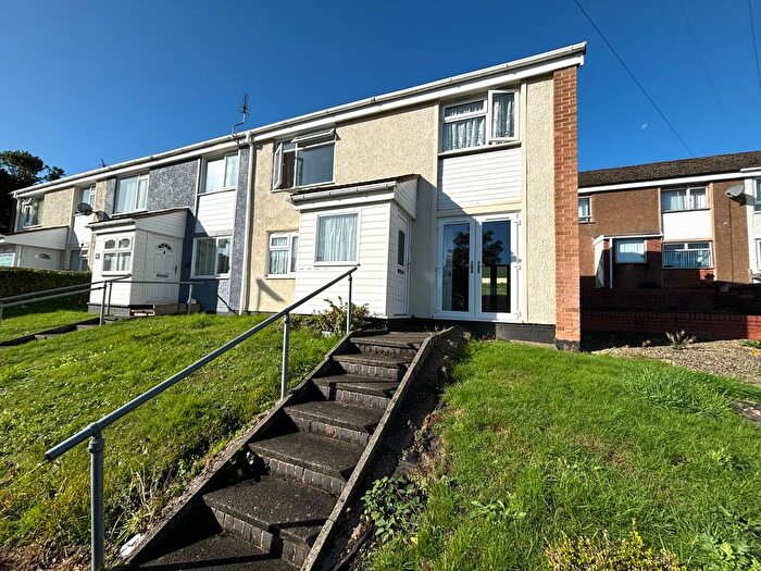 3 Bedroom Property To Rent In The Roundabout, Birmingham, B31