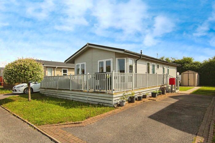 2 Bedroom Park Home For Sale In Cambridge Road, Stretham, Ely, CB6