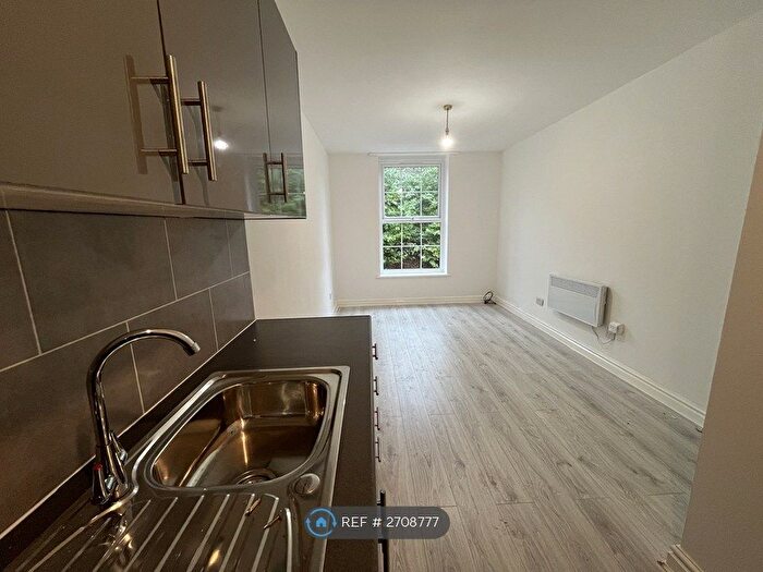 1 Bedroom Flat To Rent In Chorcliffe House, Chorley, PR7