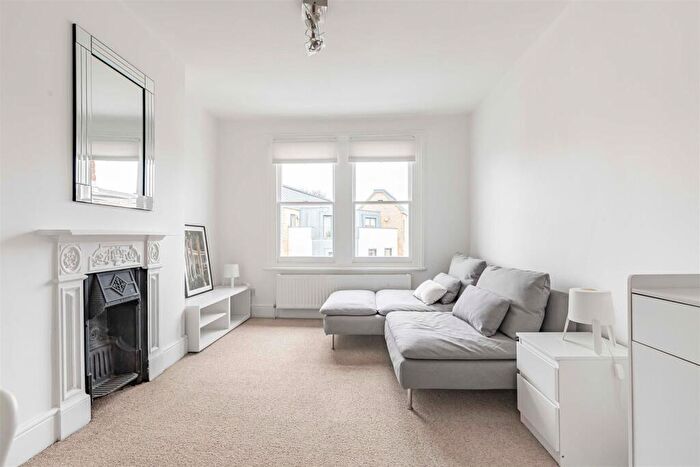 2 Bedroom Flat To Rent In White Hart Lane, Barnes, SW13