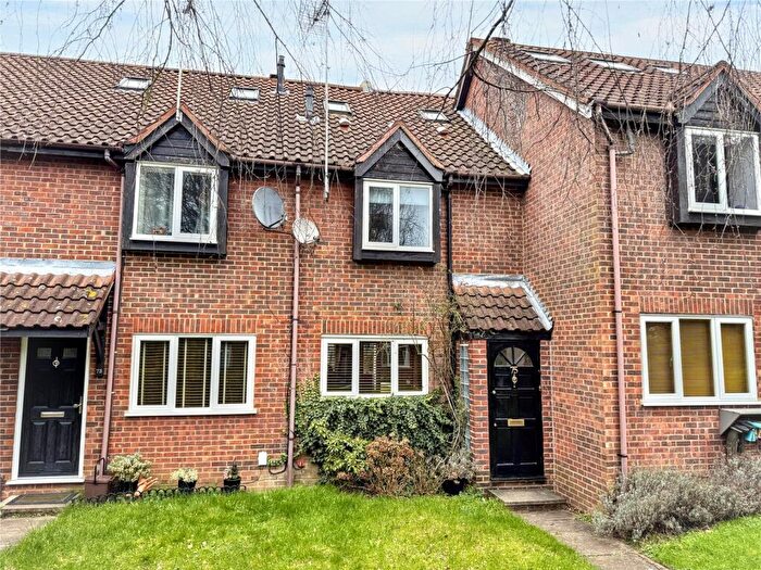 3 Bedroom Terraced House For Sale In Boleyn Way, Barnet, EN5