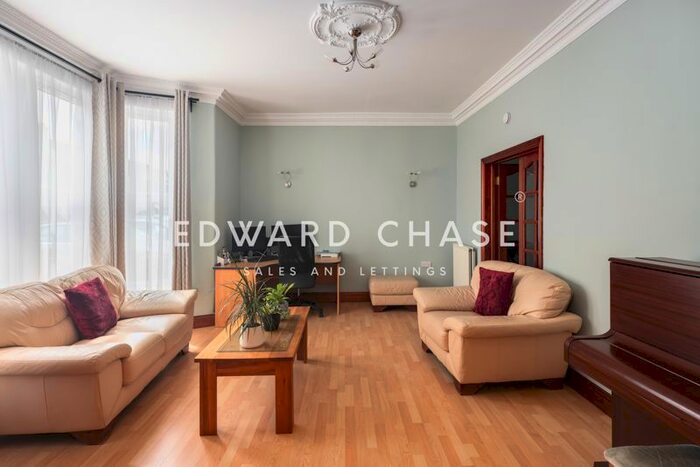 4 Bedroom Terraced House To Rent In Castleton Road, Goodmayes, IG3