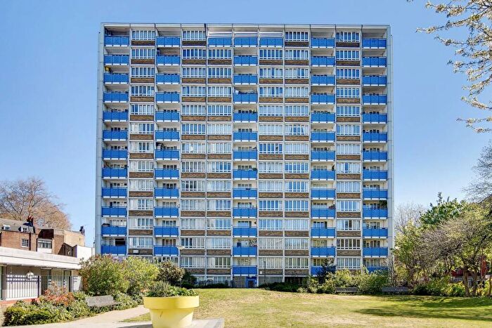 3 Bedroom Flat To Rent In Tompion Street, Clerkenwell, London, EC1V