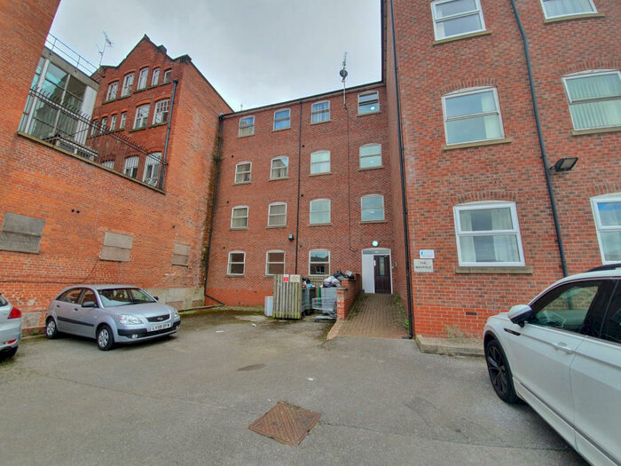 2 Bedroom Flat To Rent In Broughton Road, Salford, Lancashire, M6