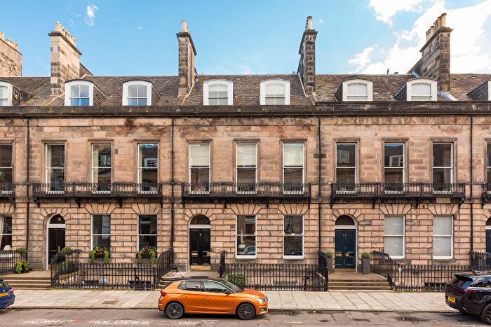 1 Bedroom Apartment For Sale In Manor Place, Edinburgh, EH3