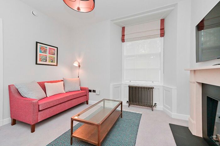 2 Bedroom Maisonette To Rent In Heriot Row, New Town, Edinburgh, EH3