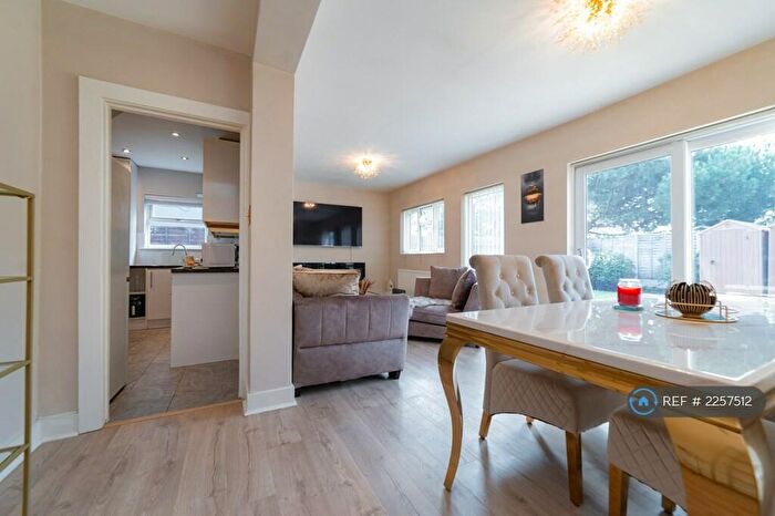 3 Bedroom End Of Terrace House To Rent In Effingham Road, Croydon, CR0