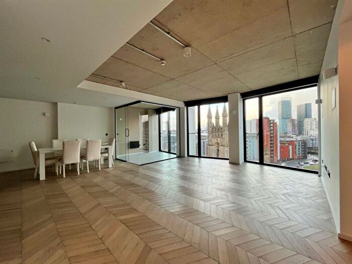 3 Bedroom Flat To Rent In St Georges Gardens, A Spinners Way, Manchester, M15