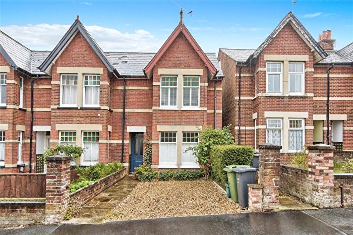 3 Bedroom Semi-Detached House To Rent In Mill Hill Road, PO31