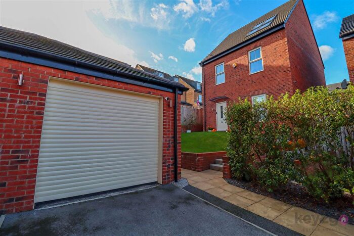 4 Bedroom Detached House For Sale In Berrisford Avenue, Eckington, Sheffield, S21