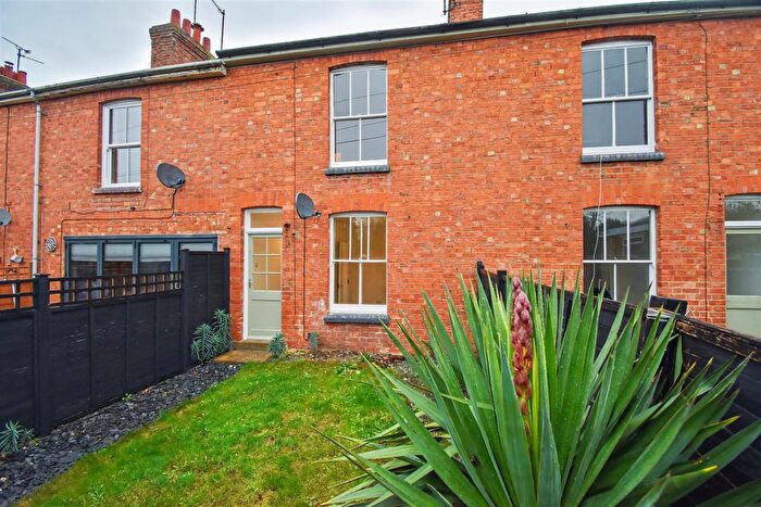 3 Bedroom Terraced House To Rent In Jubilee Terrace, Milton Keynes, MK11