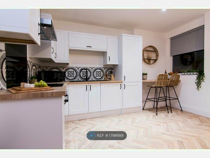 1 Bedroom Flat To Rent In Market Street, Warwickshire, CV21