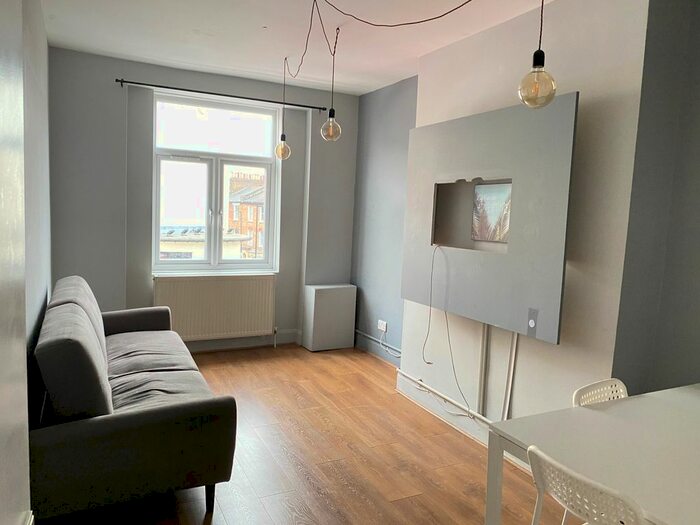 1 Bedroom Flat To Rent In Kingsland High Street, Dalston, E8