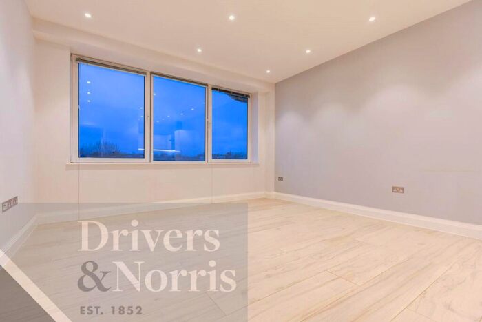 2 Bedroom Apartment To Rent In Holloway Road, Islington, London, N7