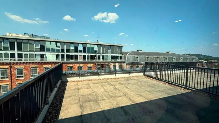 1 Bedroom Apartment To Rent In Crocus Street, Nottingham, Nottinghamshire, NG2