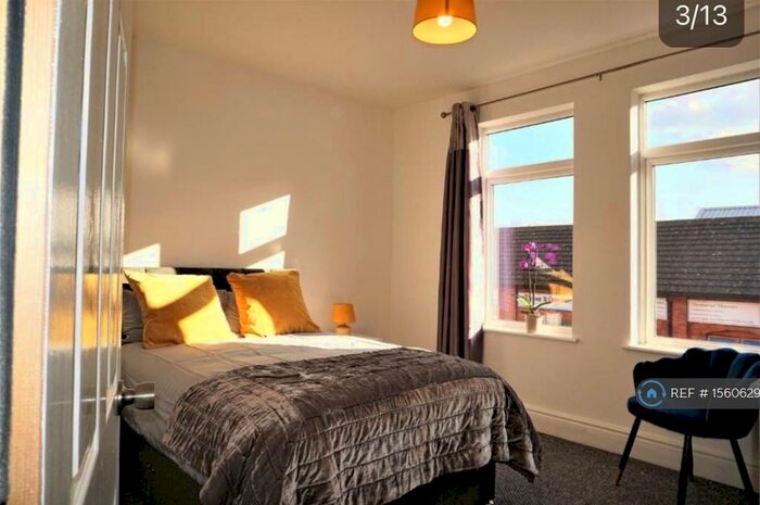 5 Bedroom Terraced House To Rent In Regent Street, Kettering, NN16