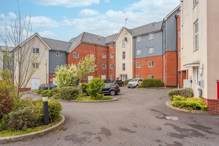 2 Bedroom Flat To Rent In Grayrigg Road, Maidenbower, RH10