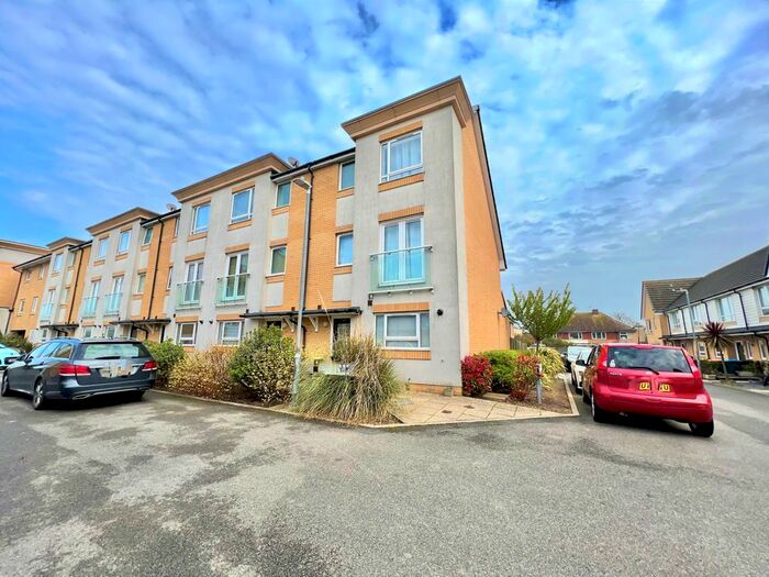 3 Bedroom Semi-Detached House To Rent In Observatory Way, Ramsgate, CT12