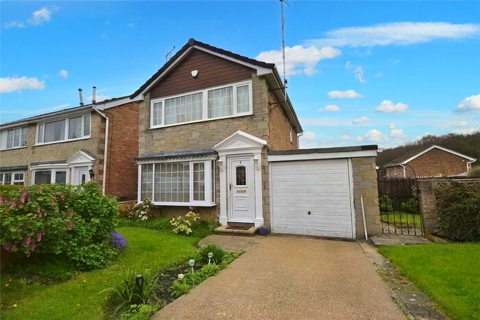 3 Bedroom Detached House To Rent In Southleigh Croft, Beeston, Leeds, LS11