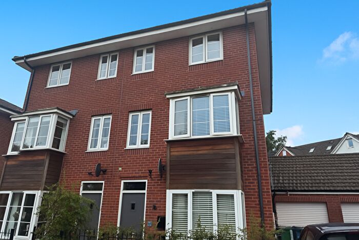 4 Bedroom Semi-Detached House To Rent In Jack Sadler Way, Exeter, EX2