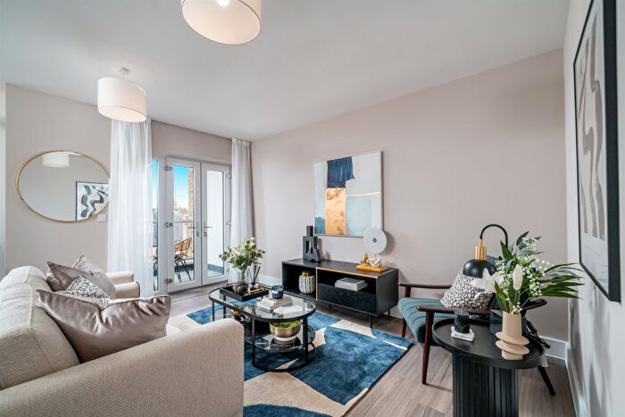 2 Bedroom Flat For Sale In Berrymede Road, London, W4