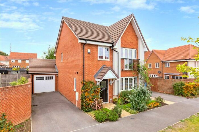 4 Bedroom Detached House To Rent In Hubbard Road, Binfield, Bracknell, Berkshire, RG42