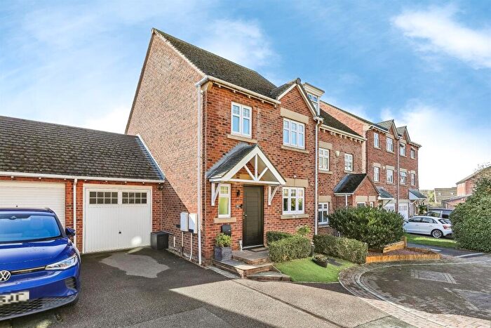 3 Bedroom Town House For Sale In Bloomingdale Court, Woolley Grange, Barnsley, S75